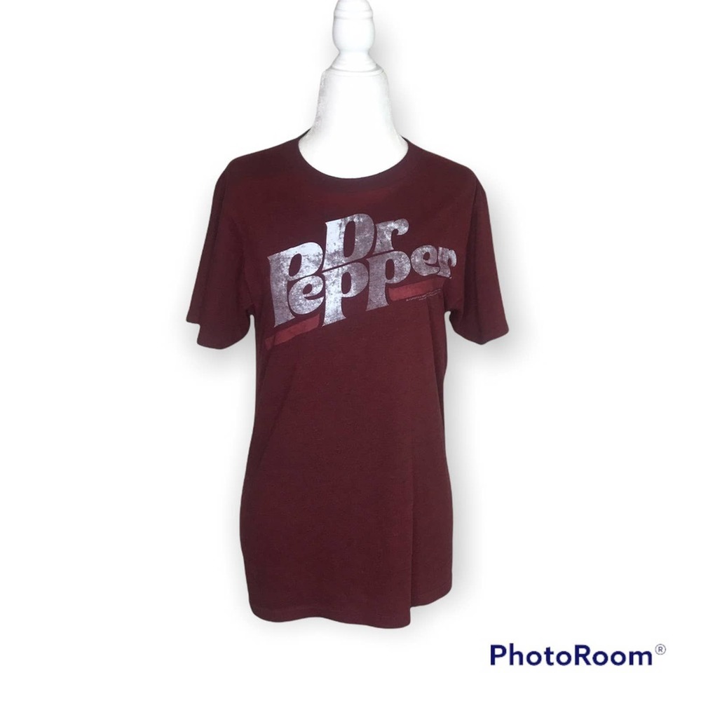 DR PEPPER Wine Colored Graphic Logo T-shirt, size Small